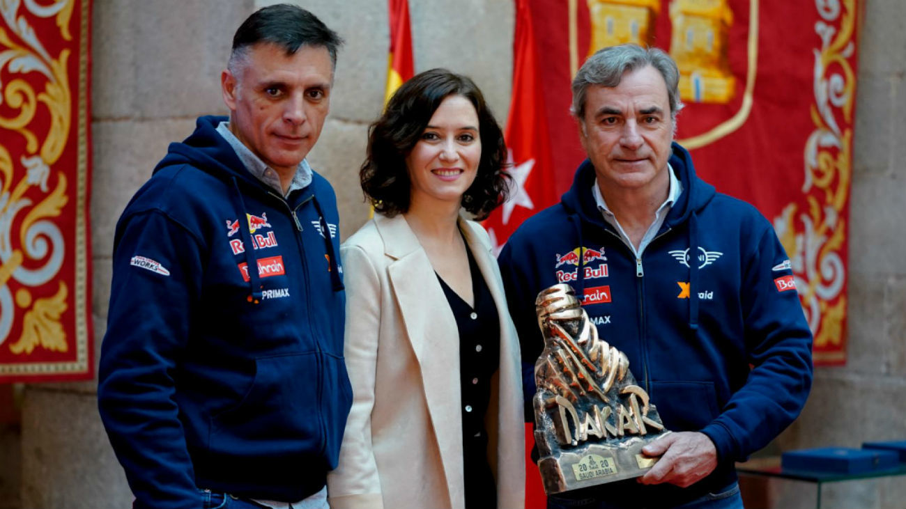 Madrid homenajea a Carlos Sainz, tricampeón del Dakar