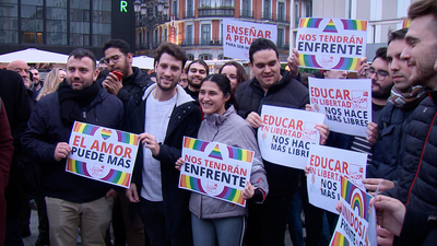 Cientos de personas se manifiestan en Madrid contra el 'pin parental'