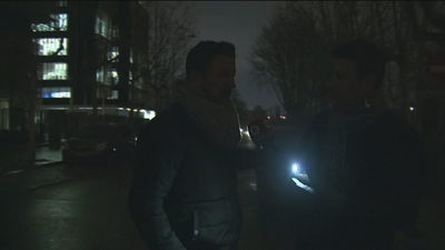 A oscuras y con linternas para ir al trabajo en estas empresas de Madrid