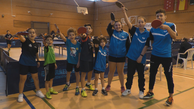 Villalbilla promociona el tenis de mesa entre los más pequeños