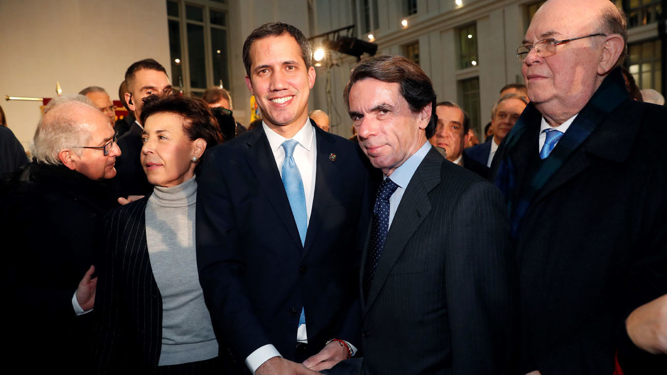 Aznar traslada a Guaidó su apoyo para restablecer la democracia en Venezuela