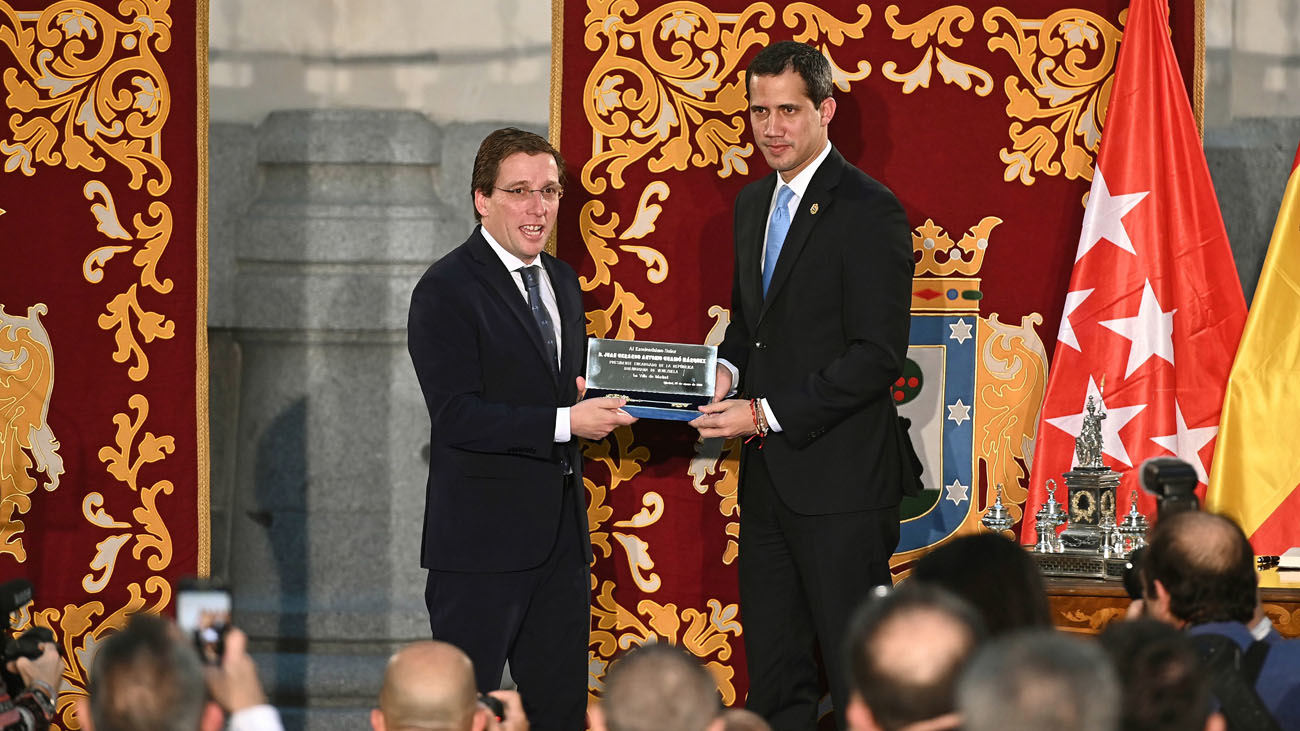 Guaidó recibe la Llave de Oro de Madrid como "auténtico presidente" de Venezuela