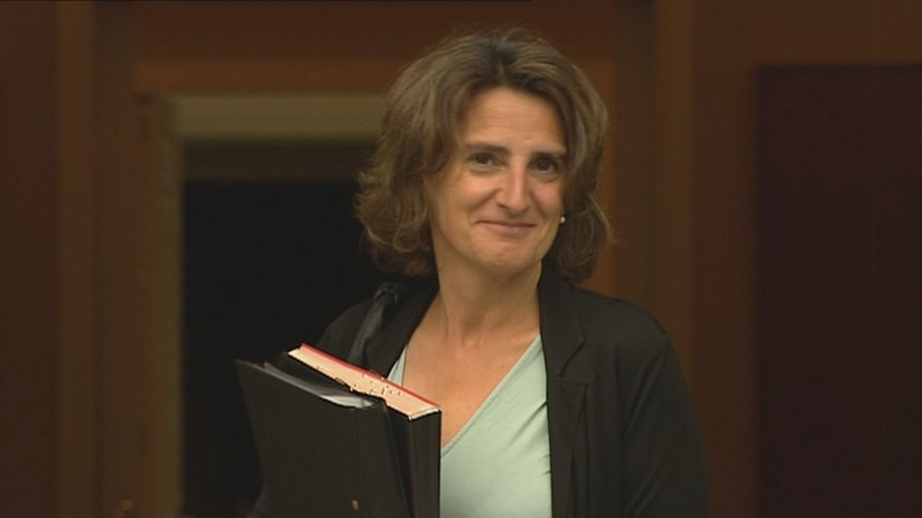 Ribera no descarta nuevos impuestos o tasas a quien viaja en avión