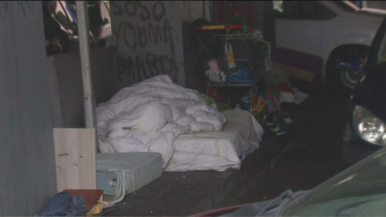 Vecinos denuncian el abandono en que se encuentra el túnel de Vallecas en la M-30