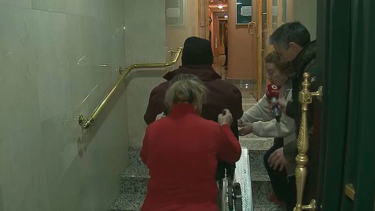 La odisea de un matrimonio octogenario de Retiro para salir de casa