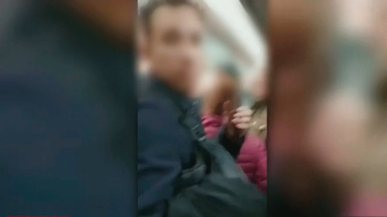 Patrullas ciudadanas evitan que dos carteristas roben a una joven en el metro de Barcelona
