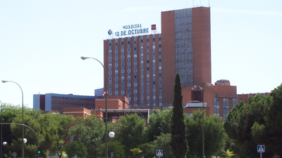 El 12 de Octubre pone un control para impedir que las personas sin hogar duerman en el hospital
