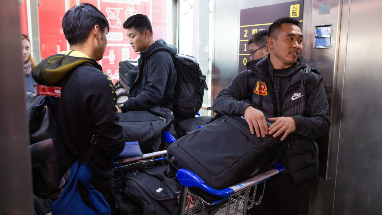 El equipo chino del Wuhan aterriza en Málaga en plena alerta por el brote de coronavirus