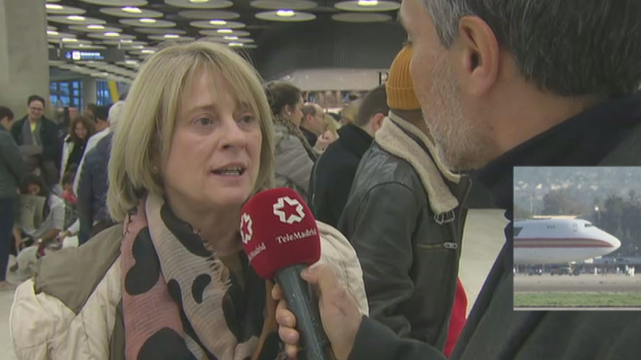 Su hijo aterriza en Barajas desde China: "Prefiere no tener contacto físico con nosotros los primeros días"