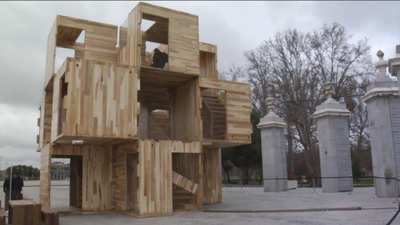 Sorpresa en Madrid Río con una gigante casa de madera