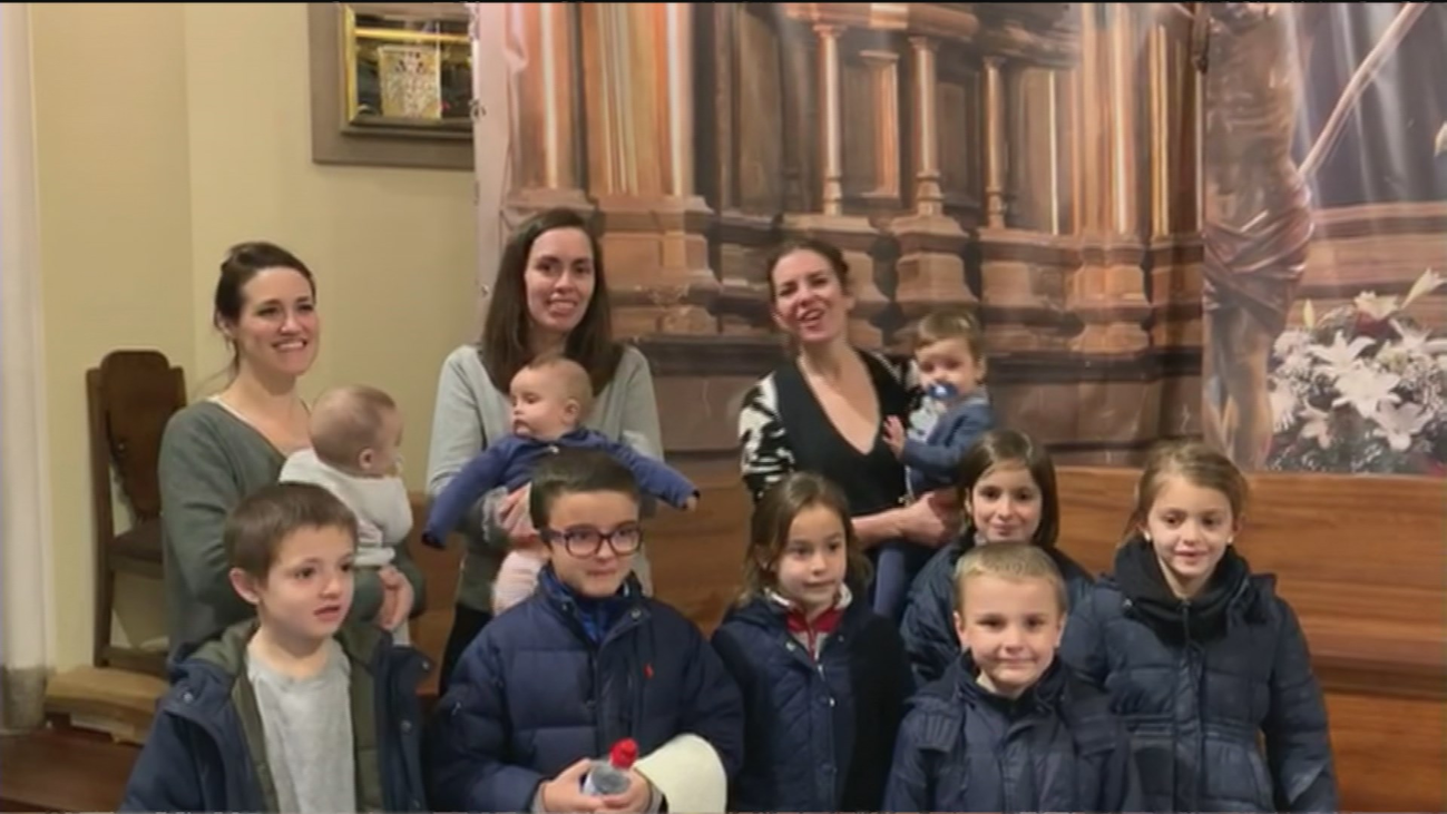 Los niños tienen este domingo una cita con la Virgen de La Paloma en la Fiesta de las Candelas