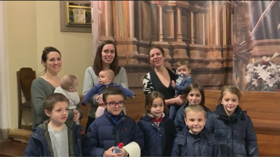 Los niños tienen este domingo una cita con la Virgen de La Paloma en la Fiesta de las Candelas