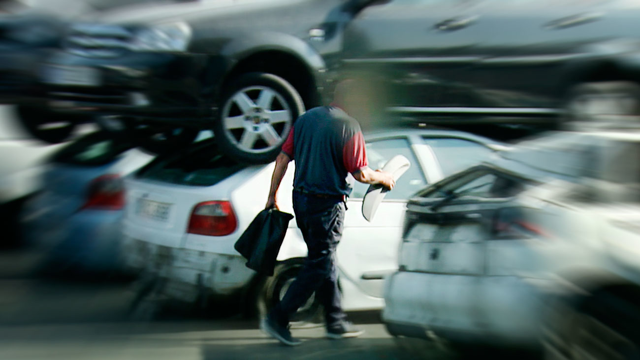 Mecánicos clandestinos a las puertas de los desguaces