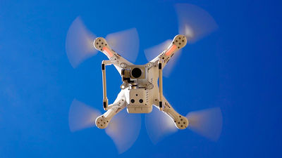 ¿Debe endurecerse la ley para impedir que los drones invadan espacios aéreos?