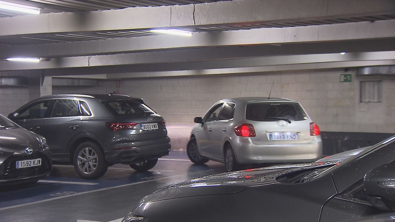 Inspectores y lectores de matrícula para acabar con el alquiler ilegal en aparcamientos públicos en Madrid