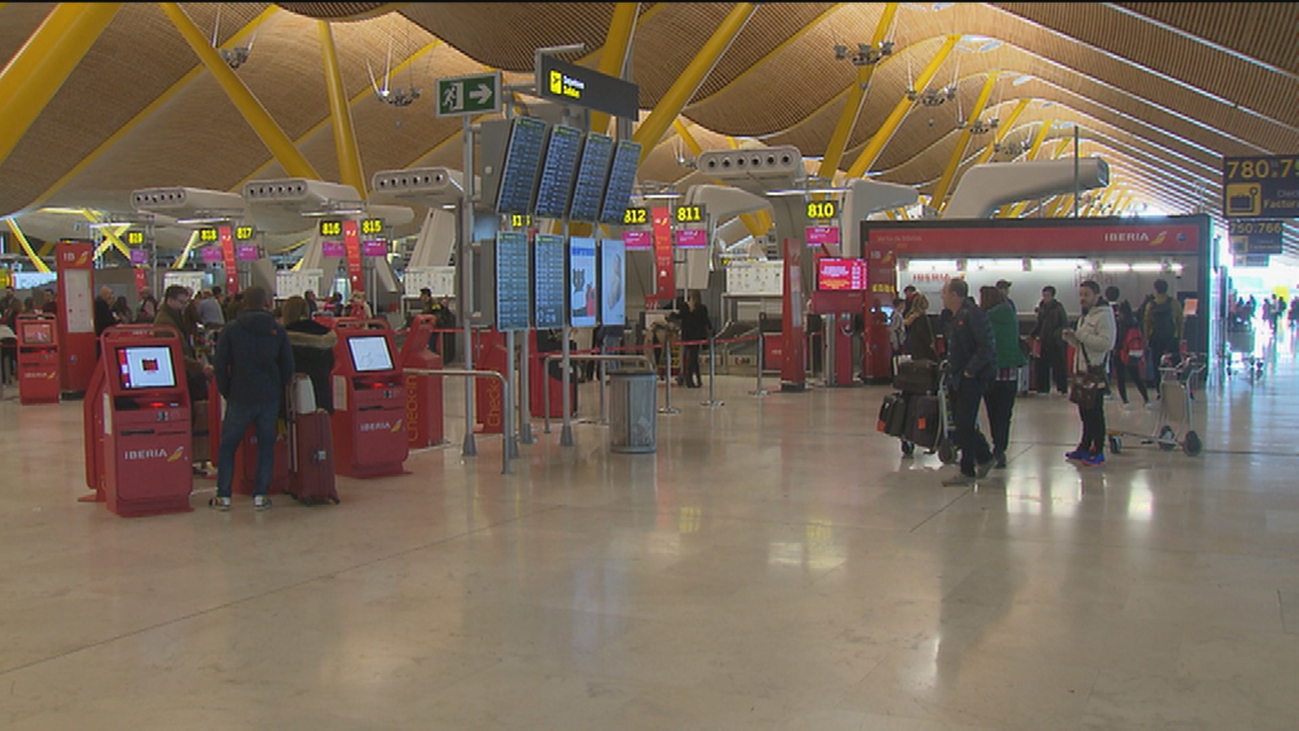 Restablecido el espacio aéreo en Barajas tras la alerta por la presencia de drones