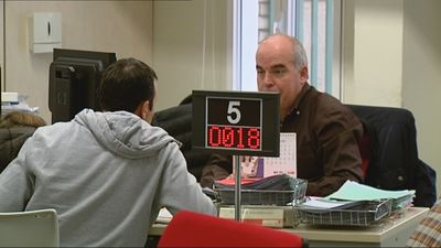 El paro subió en 90.248 personas en enero y la  Seguridad Social pierde 244.044 cotizantes