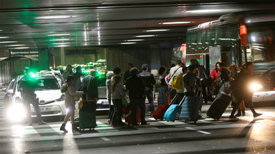 Pasajeros del vuelo de Air Canadá dan las gracias al piloto y a la tripulación