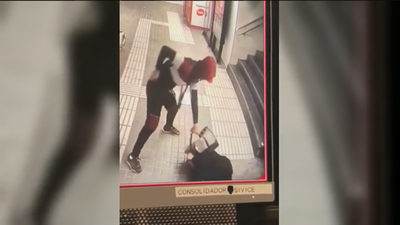 Violenta agresión a una mujer en el metro de Barcelona