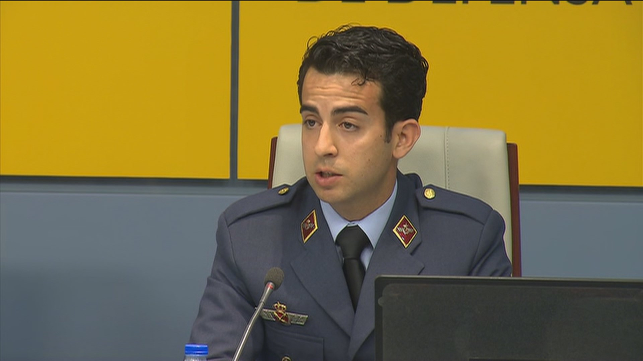 Así fue el vuelo del piloto del caza que evaluó los daños del avión de Air Canadá