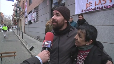 Las 18 familias de Carabanchel celebran el  primer día con su desalojo aplazado