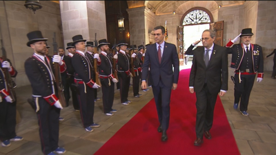 Torra recibe a Sánchez con honores de Jefe de Estado