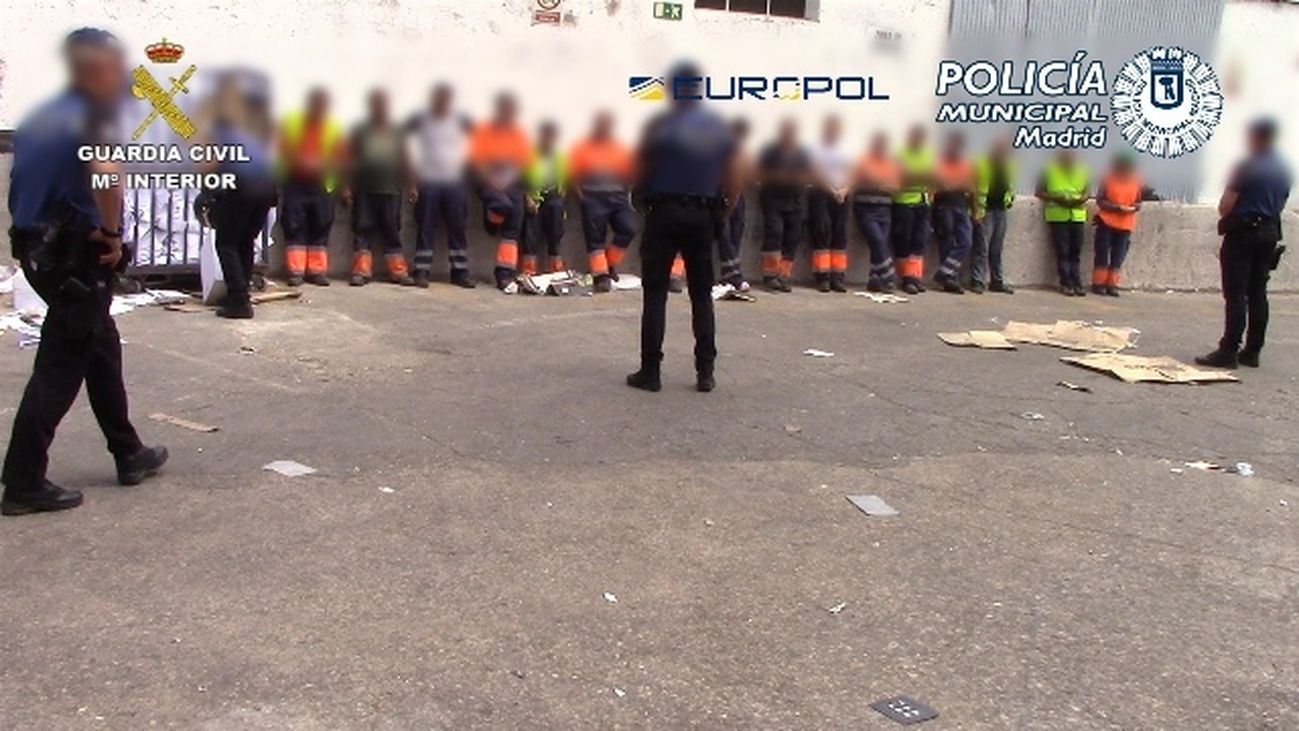 Hasta 16 millones de euros perdidos en Madrid por la última 'mafia del cartón'