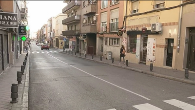 Cuarentena voluntaria en los comercios chinos de Usera