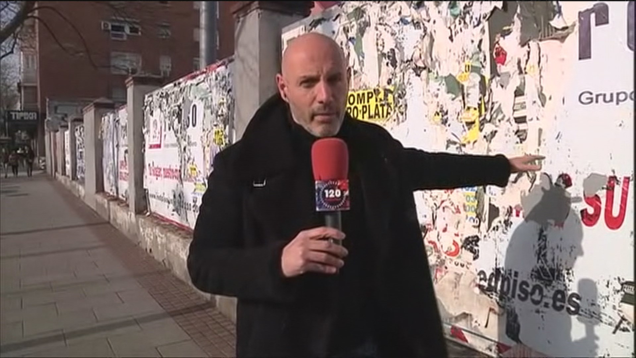 Los 'okupas' siguen siendo los 'dueños' del campo de fútbol del Puerta Bonita en Carabanchel