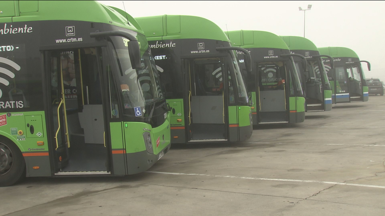 La Comunidad de Madrid presenta trece nuevos autobuses propulsados por gas natural