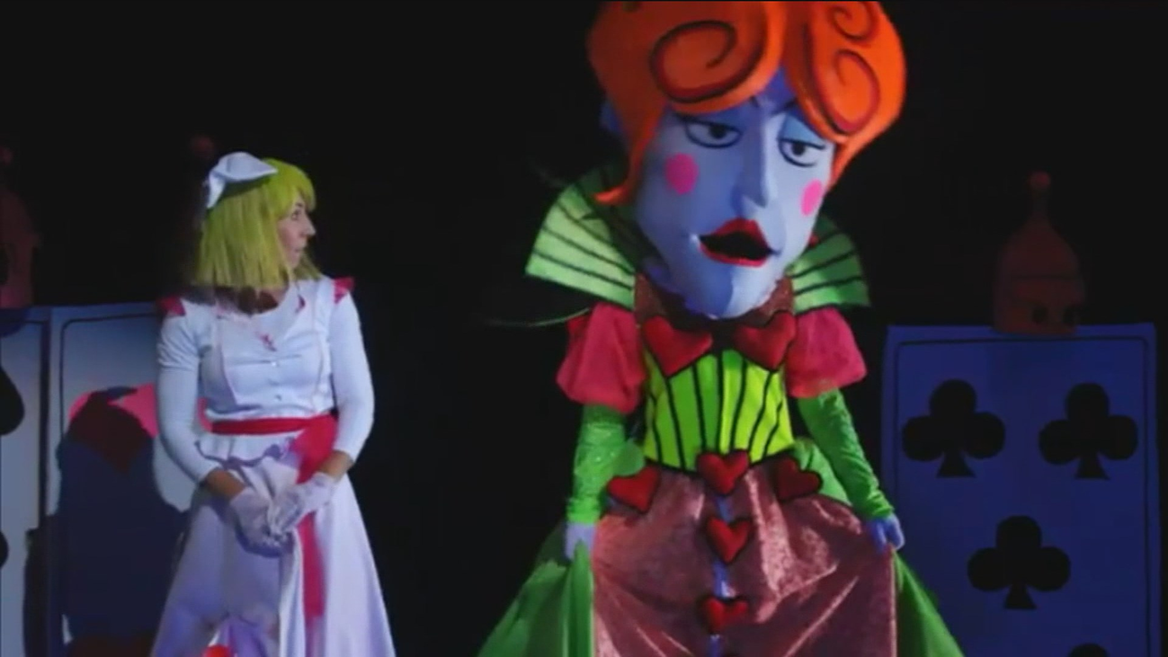 Teatro negro en el Marquina con 'Alicia en el país de las maravillas'