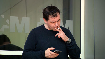 ¿Descontarías de la jornada laboral el tiempo dedicado a fumar o al café?