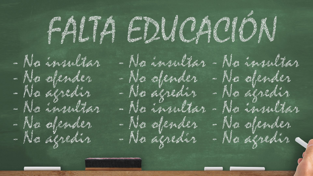 La Liga quiere erradicar hasta el último de los insultos en los estadios