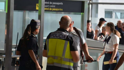Sindicatos policiales denuncian la escasez de mascarillas y guantes en aeropuertos y zonas portuarias