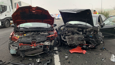 Un choque en cadena sin heridos graves corta la M-45 en plena hora punta