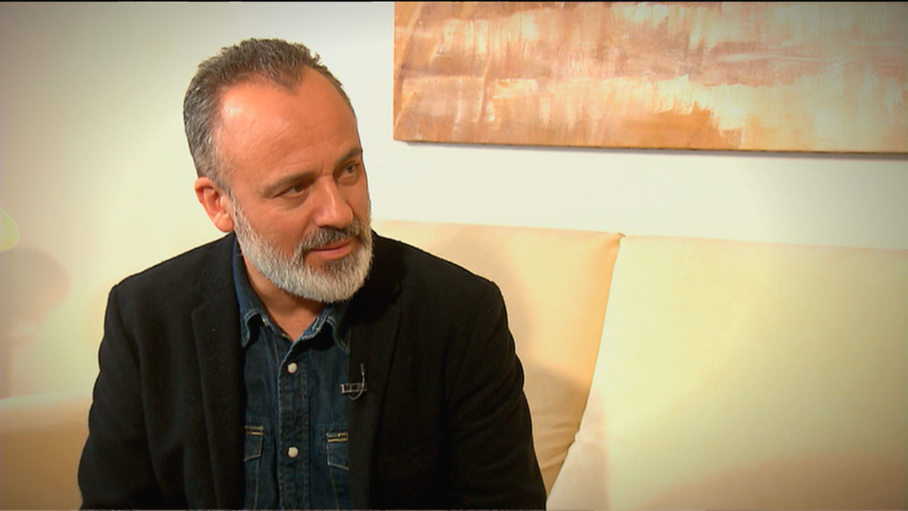 Javier Gutiérrez: "Interpretar me permite huir de mí mismo, por eso me dedico a esto"