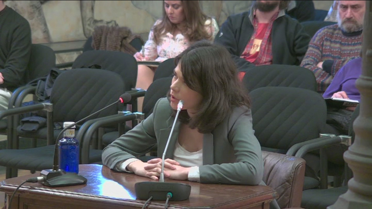 Seis policías afirman que Isa Serra increpó y lideró la protesta contra un desahucio en 2014