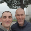 Choca su coche con el de Zidane y se hacen un 'selfie'