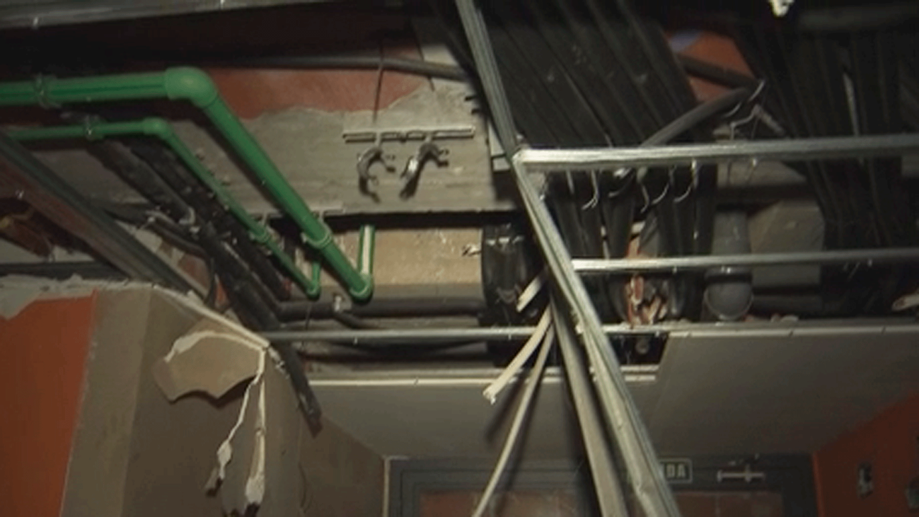 Un edificio abandonado y 'okupado' de Parla se convierte en un lugar de juego peligroso para adolescentes