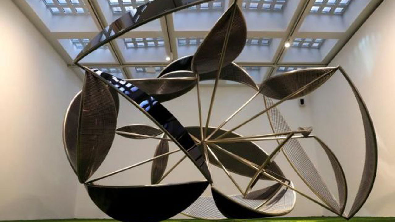 Grandes esculturas urbanas caben en el jardín artificial de la Marlborough