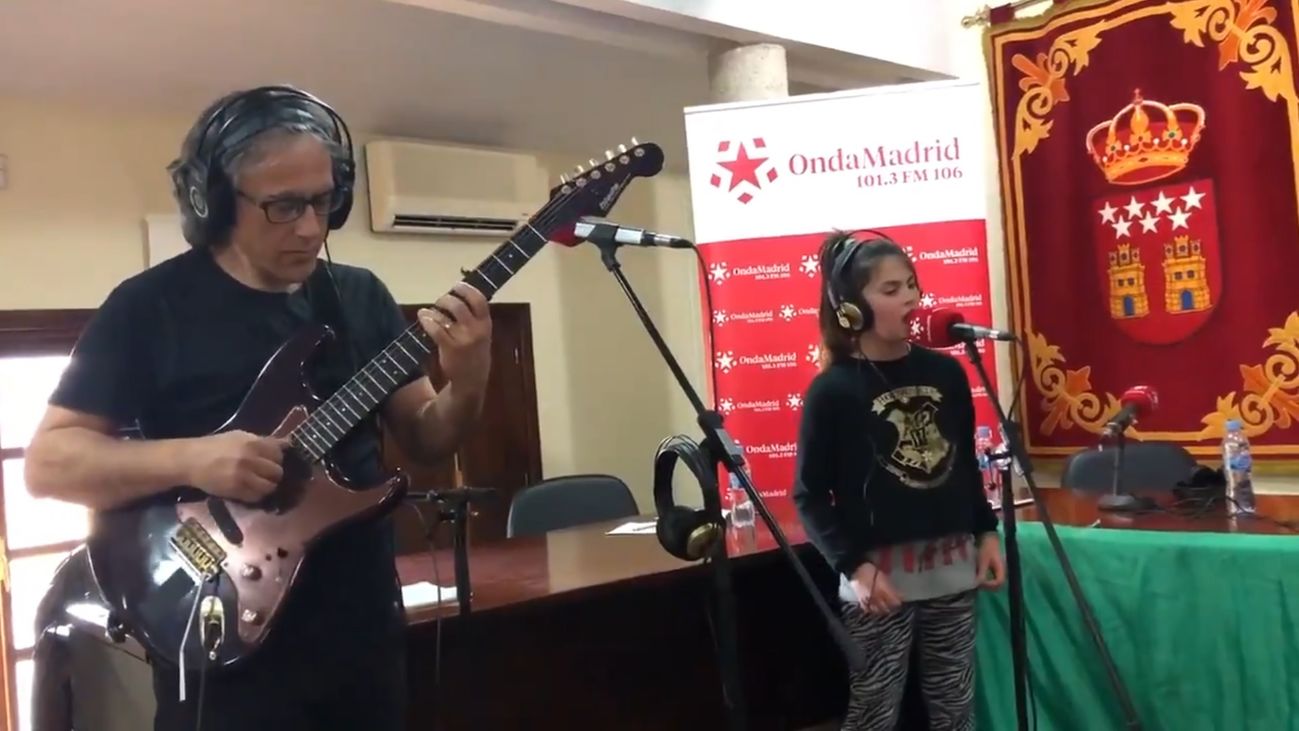 Cantantes de Villa del Prado:  Valeria Martín