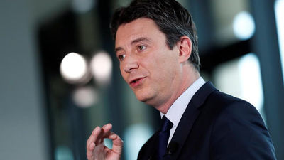 Detenido el artista ruso que hizo caer al candidato de Macron en París