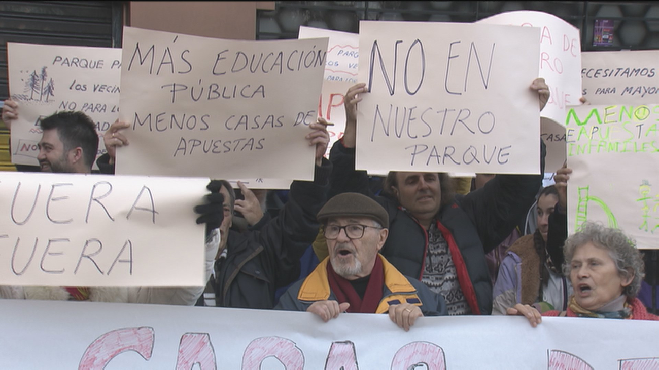 Aluche se moviliza por la apertura de otros dos locales de apuestas junto a colegios