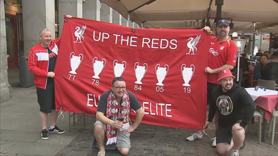 Más de 4.000 aficionados ingleses 'toman' Madrid