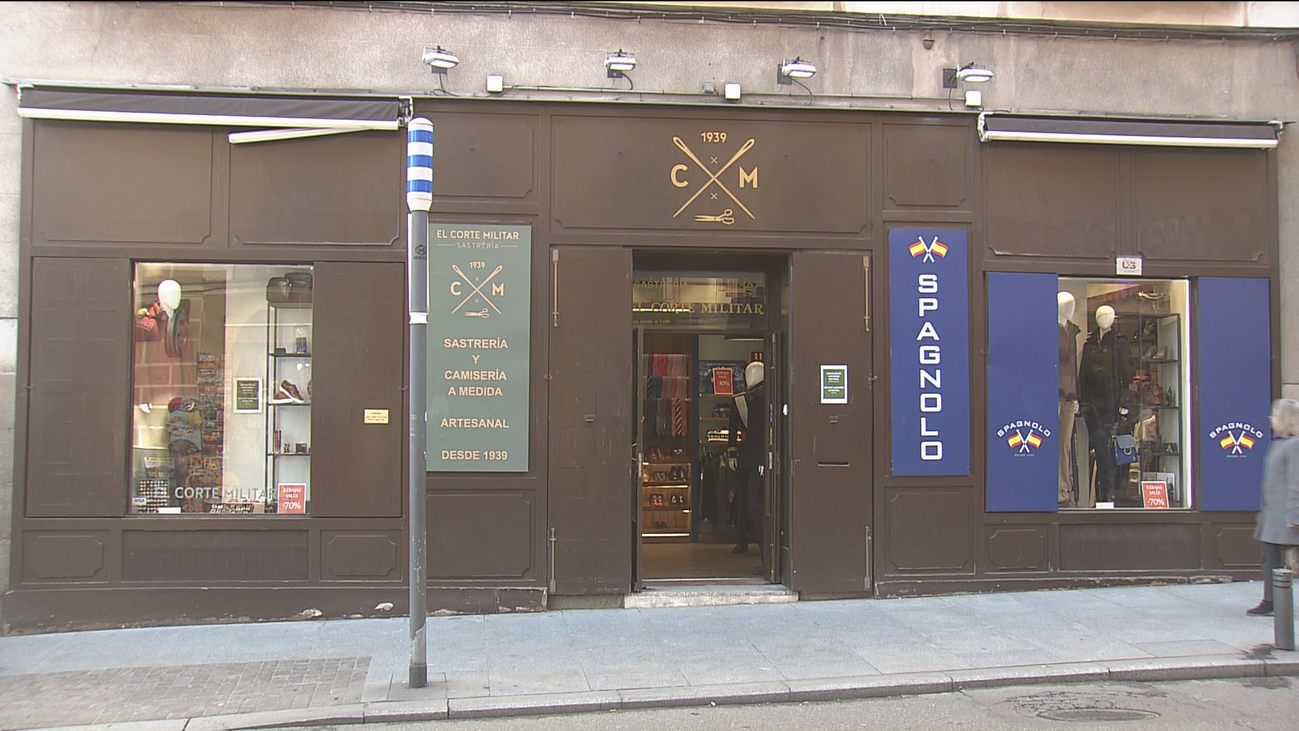 100 años de ‘El Corte Militar’, una sastrería con historia en la calle Mayor de Madrid