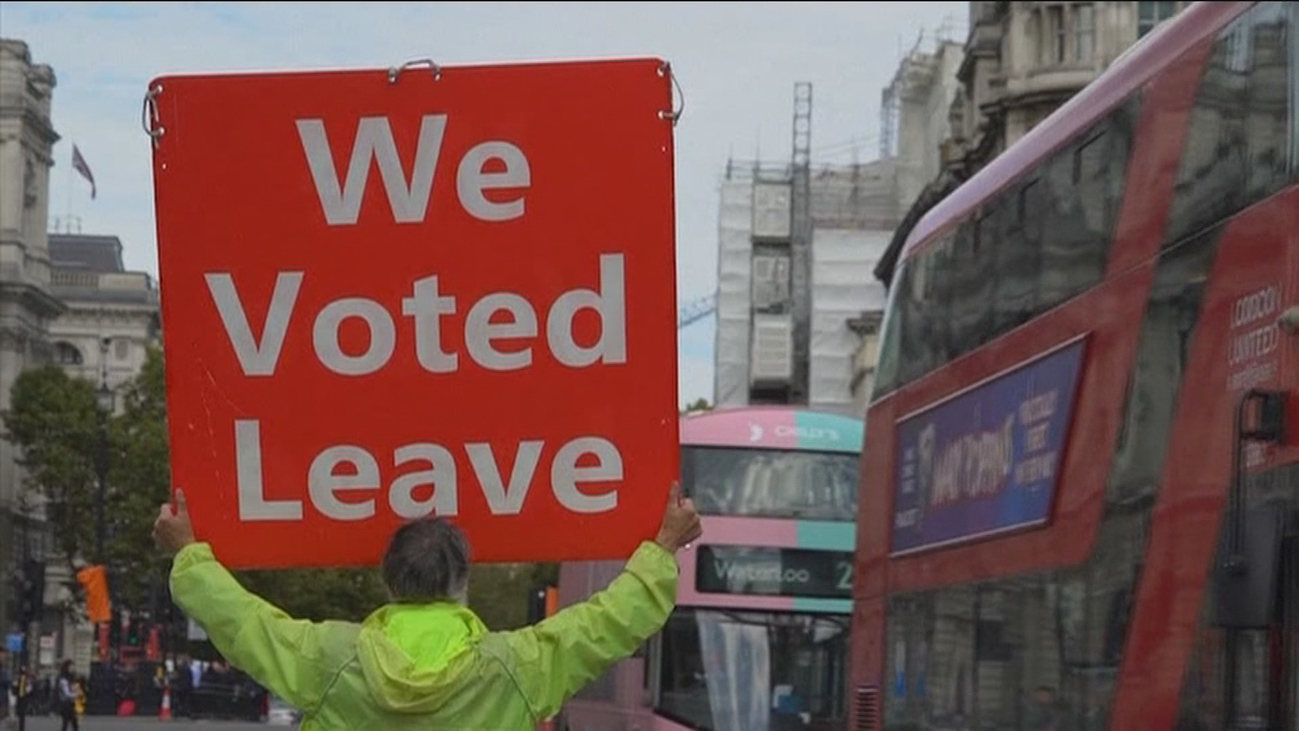 El Reino Unido limitará la entrada a inmigrantes sin estudios o que no hablen inglés