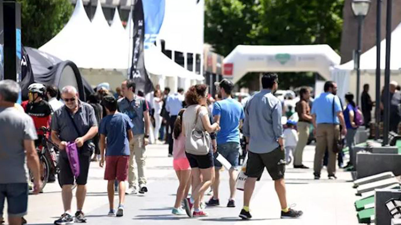 Feria del vehículo eléctrico VEM, organizada por AEDIVE y el Ayuntamiento de Madrid