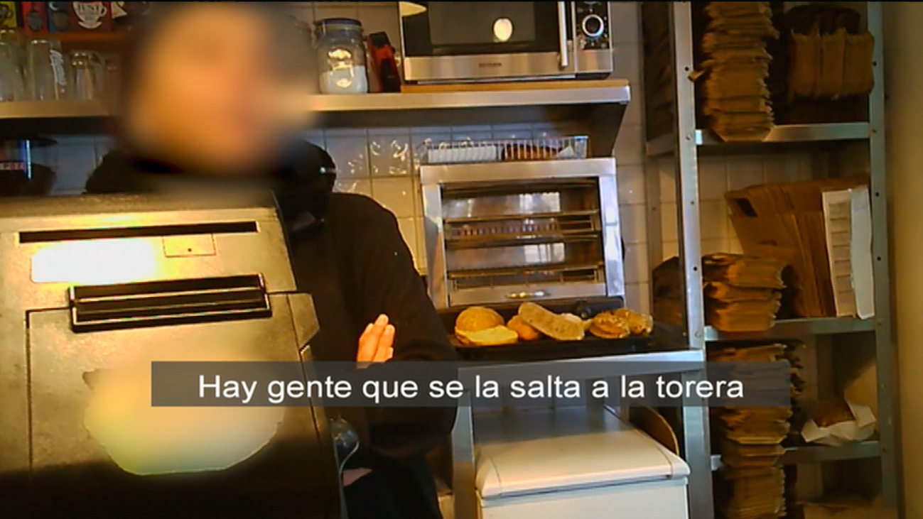 Decenas de bares y restaurantes del centro abren con licencia de pastelería
