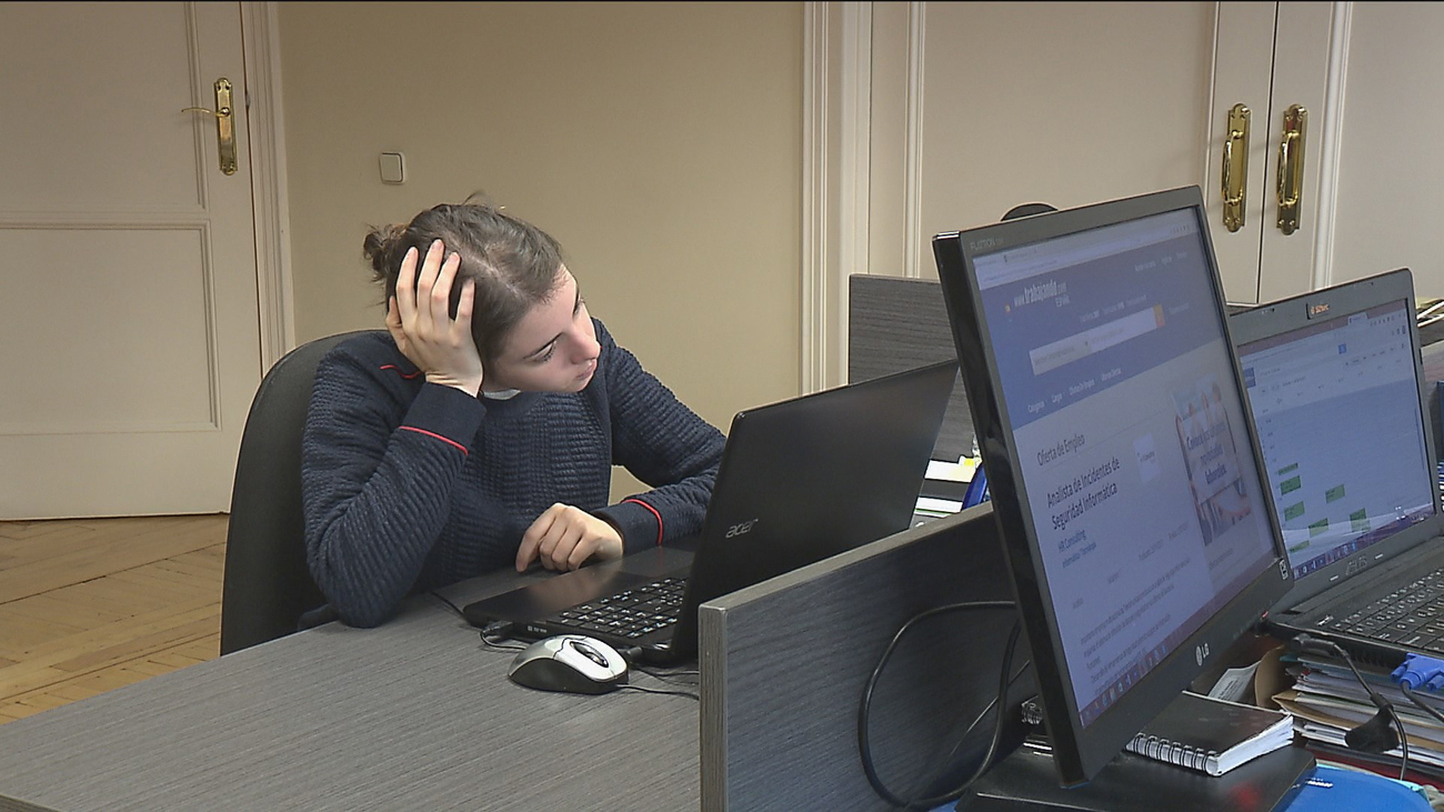 Las mujeres cotizan menos y tienen pensiones más bajas que los hombres