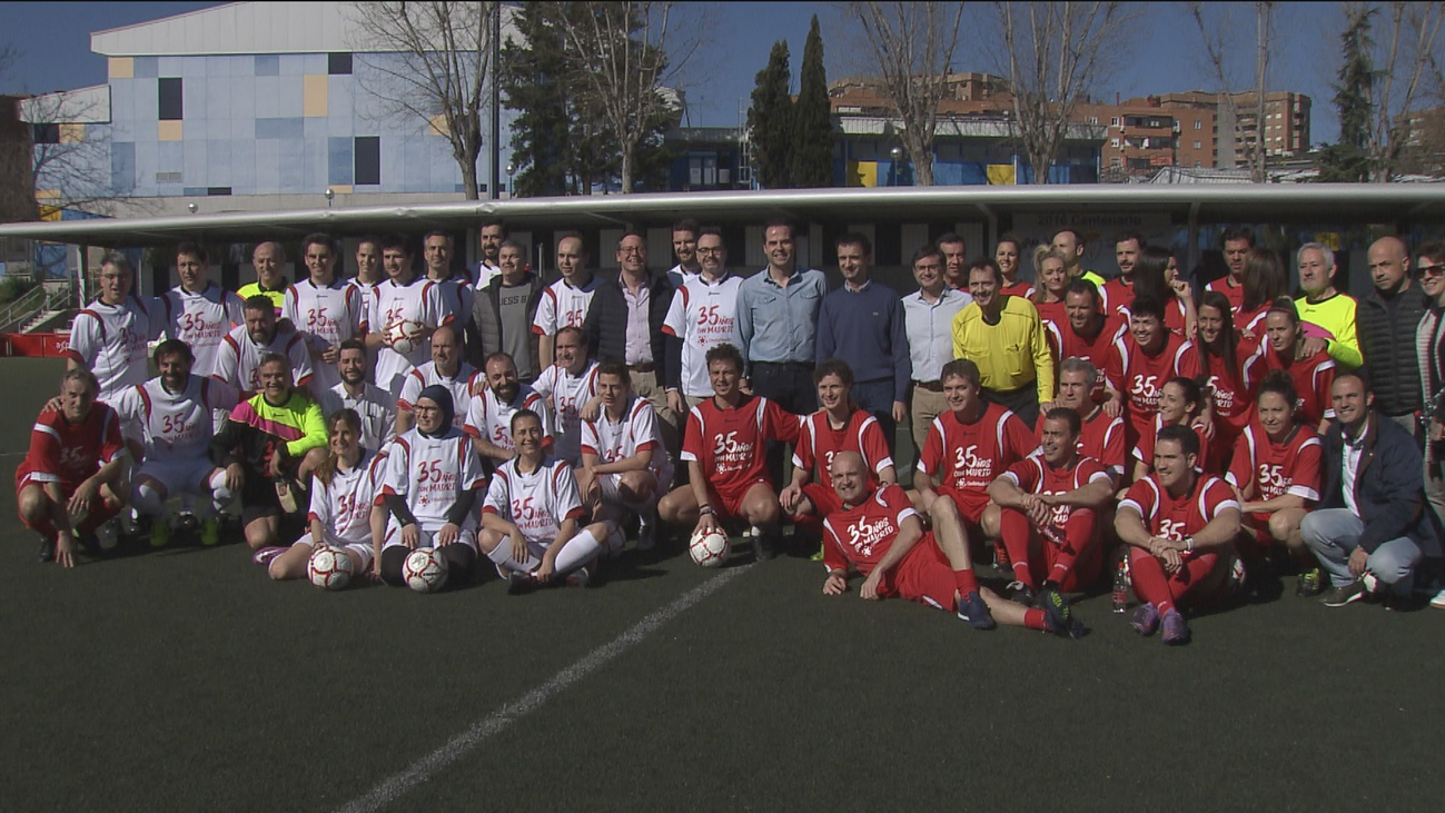 Políticos y periodistas firman tablas en el 35º aniversario de Onda Madrid